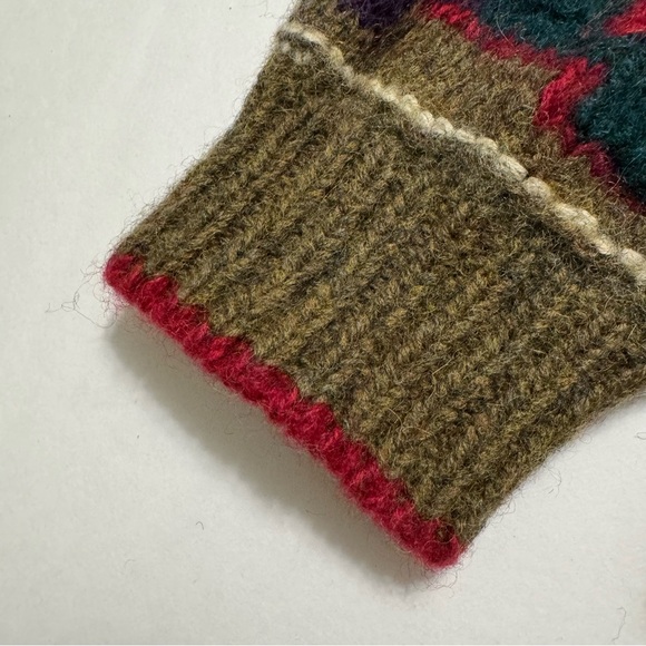 Vintage Woolrich Aztec Patterned Wool Sweater - Picture 5 of 6